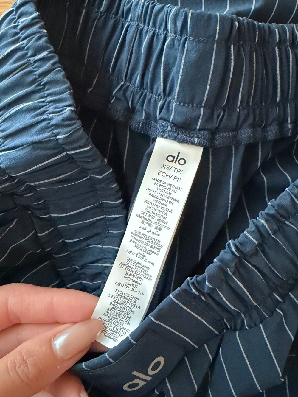 ALO Yoga Navy Pinstripe pants - Picture 3 of 4